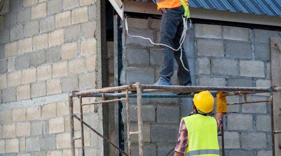 Expert Emergency Roof Repairs services in Colfax, IL